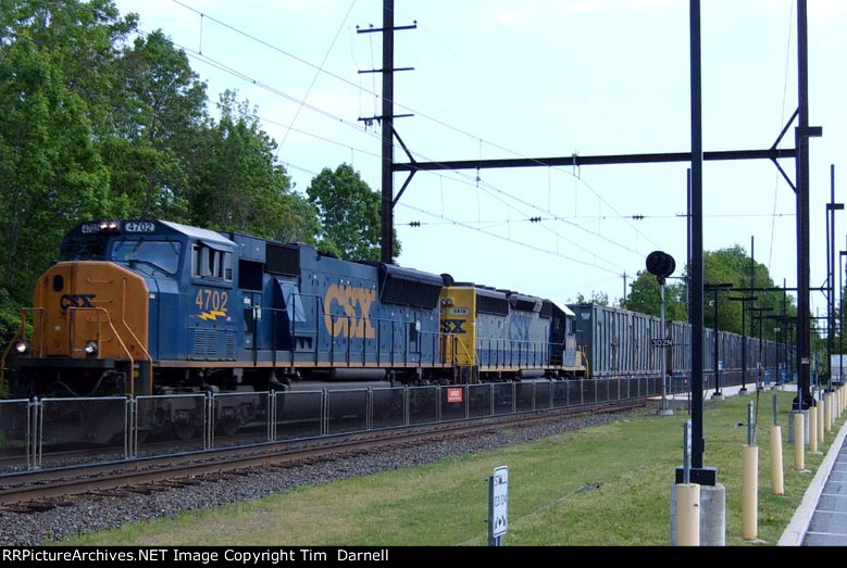 CSX 4702 leadung a K295